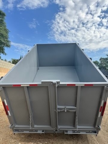 Hydraulic Dump Trailers in Every Size